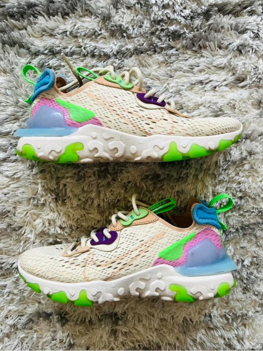 Pre-loved Nike Women’s React Vision Sneakers Womens: 5.5 Mens:4